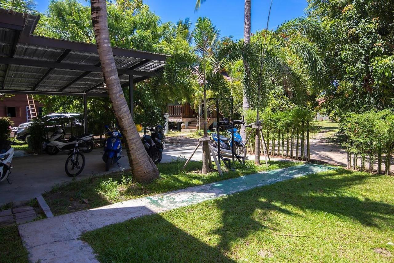 Appartement Coastal Oasis - Poolside Retreat